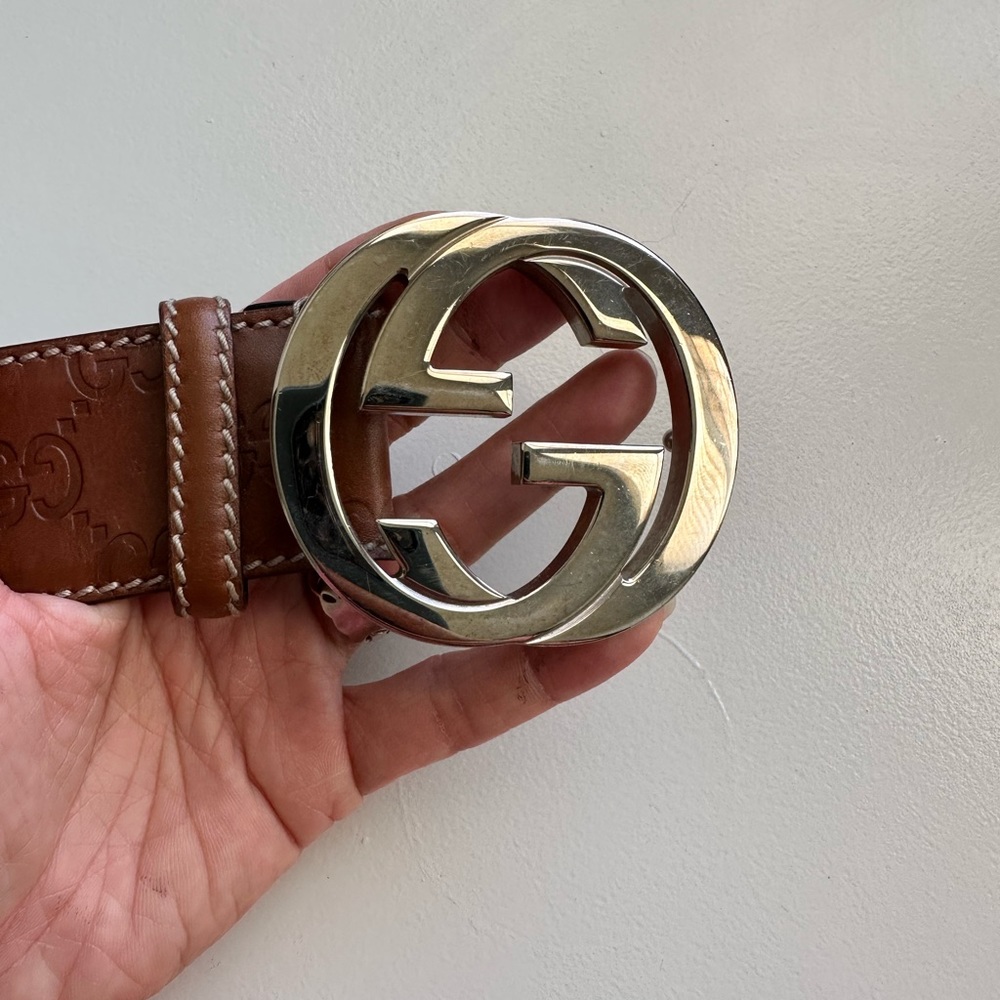 Authentic men Gucci belt.